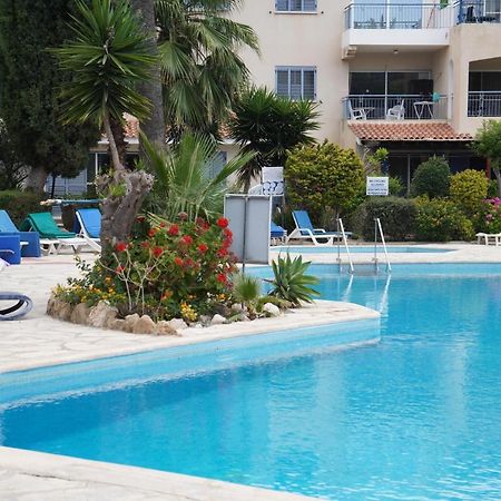 Rachel Suite By The Pool Paphos ภายนอก รูปภาพ