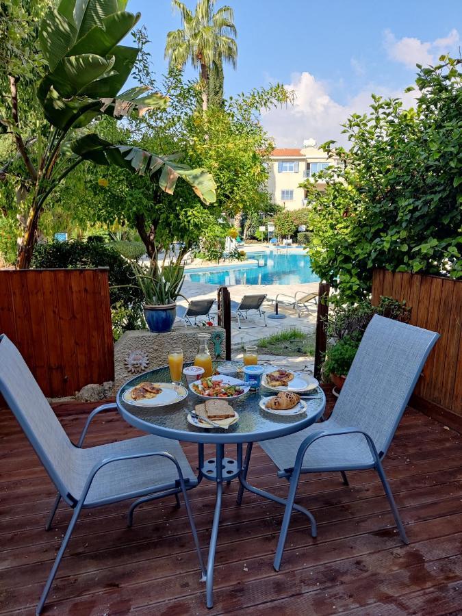 Rachel Suite By The Pool Paphos ภายนอก รูปภาพ