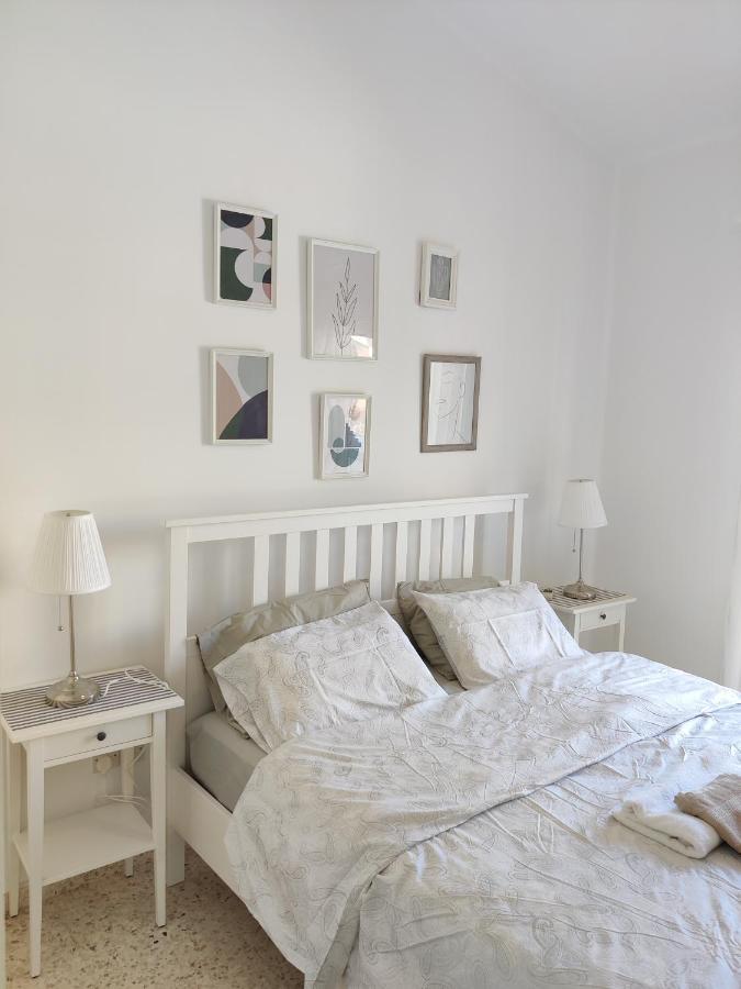 Rachel Suite By The Pool Paphos ภายนอก รูปภาพ