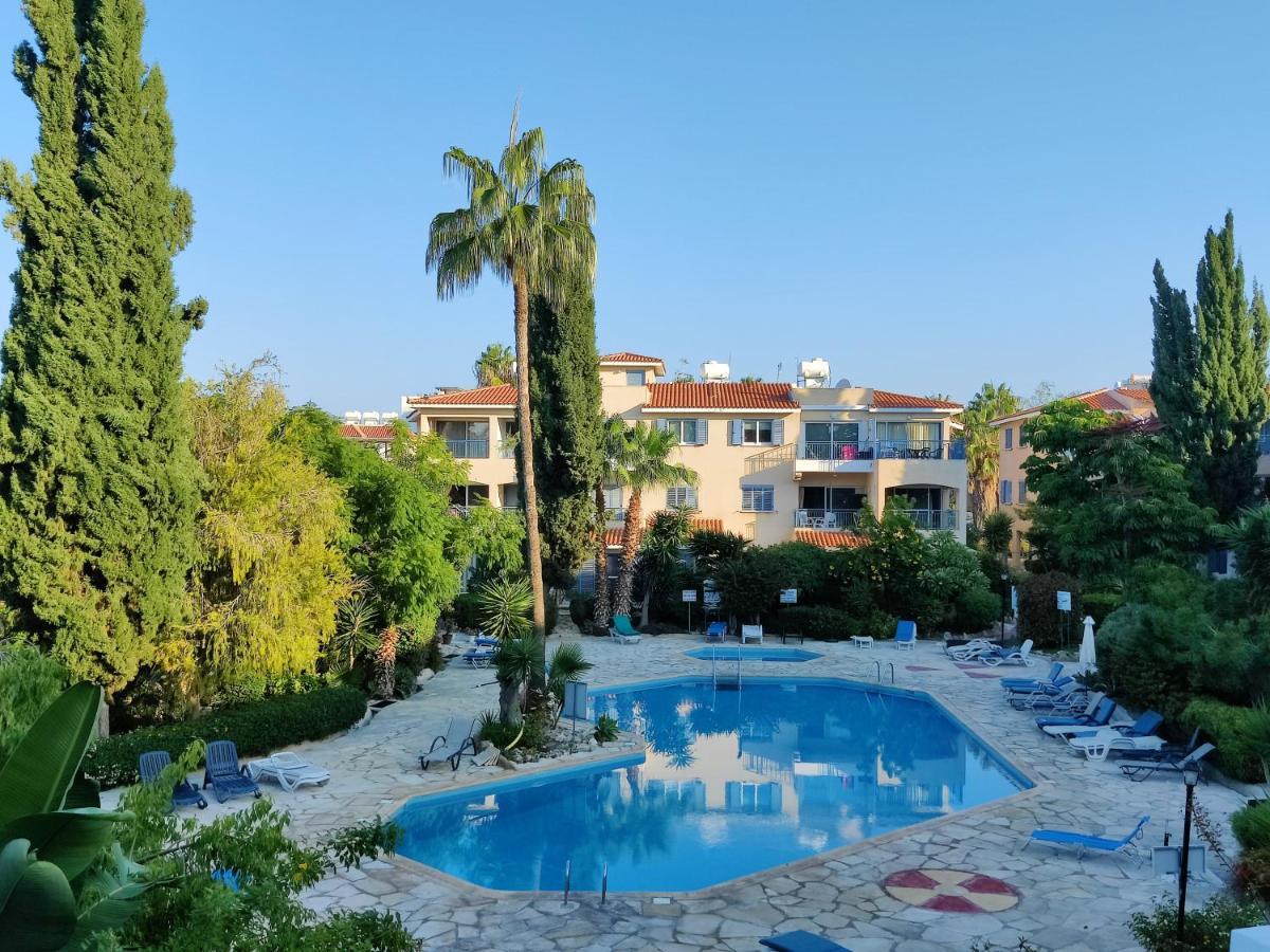 Rachel Suite By The Pool Paphos ภายนอก รูปภาพ