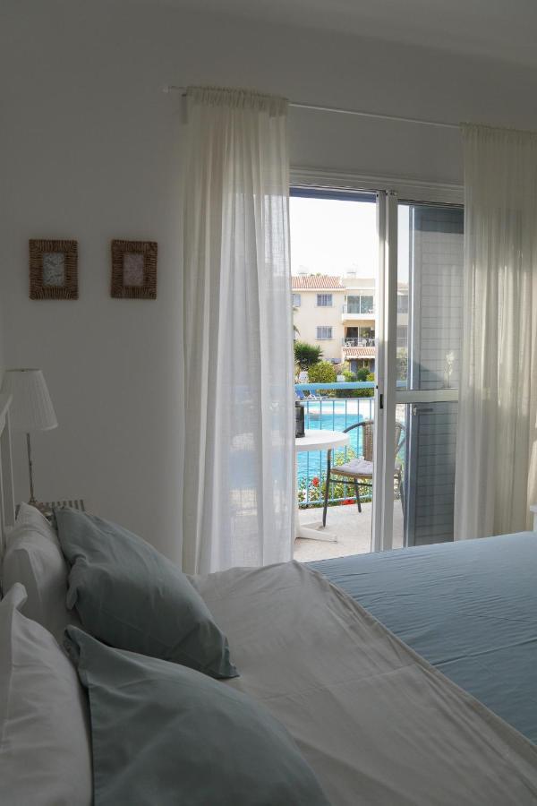 Rachel Suite By The Pool Paphos ภายนอก รูปภาพ